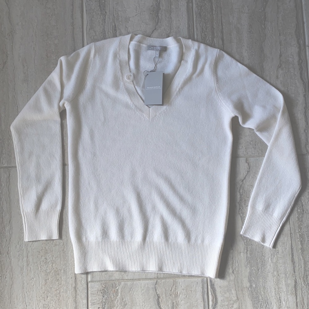 NWT Neiman Marcus Cashmere V-Neck Sweater